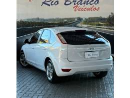 FORD - FOCUS - 2013/2013 - Branca - R$ 44.900,00