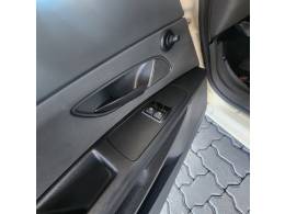 FIAT - PUNTO - 2010/2010 - Branca - R$ 36.900,00