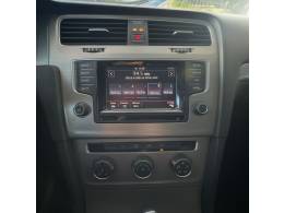 VOLKSWAGEN - GOLF - 2015/2015 - Prata - R$ 74.900,00