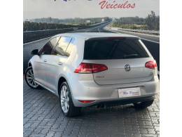 VOLKSWAGEN - GOLF - 2014/2015 - Prata - R$ 74.900,00