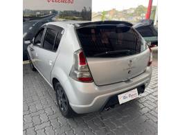 RENAULT - SANDERO - 2013/2014 - Prata - R$ 36.900,00