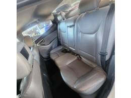 HYUNDAI - ELANTRA - 2011/2012 - Prata - R$ 63.900,00