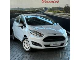 FORD - FIESTA - 2015/2016 - Branca - R$ 49.900,00