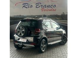 VOLKSWAGEN - CROSSFOX - 2010/2011 - Preta - R$ 40.900,00