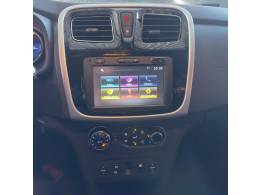 RENAULT - SANDERO - 2017/2017 - Preta - R$ 51.900,00