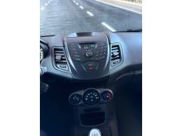 FORD - FIESTA - 2015/2016 - Branca - R$ 49.900,00