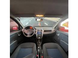 RENAULT - SANDERO - 2010/2011 - Vermelha - R$ 25.900,00
