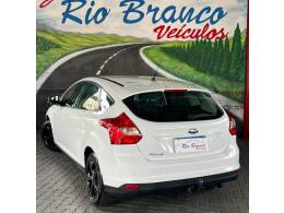 FORD - FOCUS - 2015/2015 - Branca - R$ 58.900,00