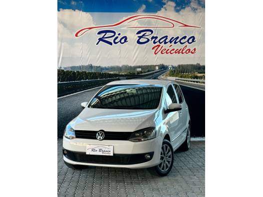 VOLKSWAGEN - FOX - 2011/2012 - Branca - R$ 33.900,00