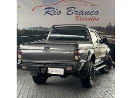 MITSUBISHI - L200 - 2006/2006 - Cinza - R$ 57.900,00