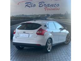 FORD - FOCUS - 2014/2014 - Branca - R$ 49.900,00