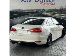 VOLKSWAGEN - JETTA - 2011/2011 - Branca - R$ 59.900,00