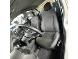 VOLKSWAGEN - VOYAGE - 2014/2015 - Branca - R$ 40.900,00