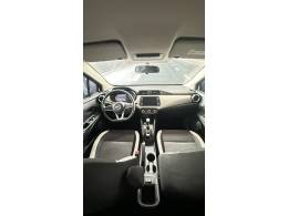 NISSAN - VERSA - 2022/2022 - Branca - R$ 93.900,00