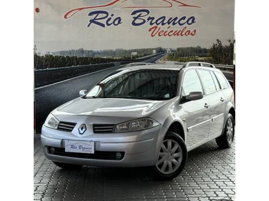 RENAULT - MÉGANE - 2011/2011 - Prata - R$ 34.900,00