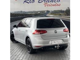 VOLKSWAGEN - GOLF - 2015/2015 - Prata - R$ 74.900,00