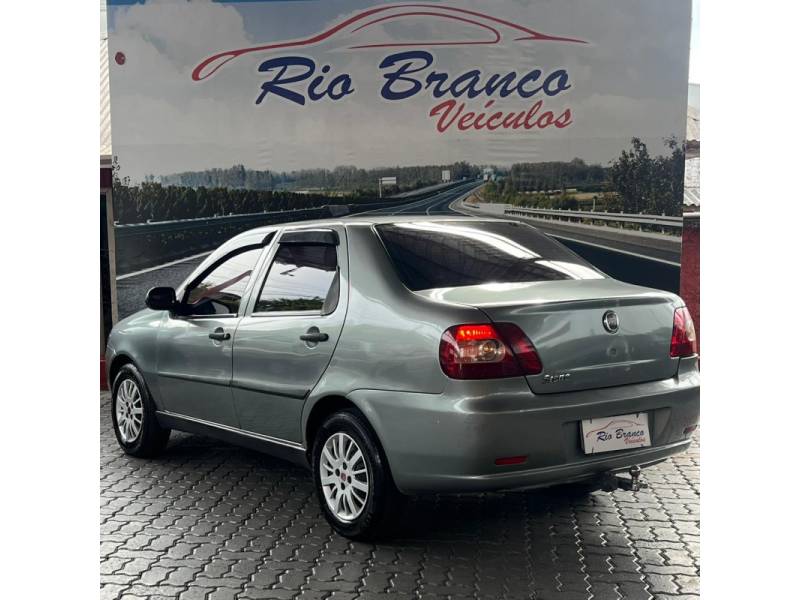 FIAT - SIENA - 2011/2012 - Cinza - R$ 29.900,00