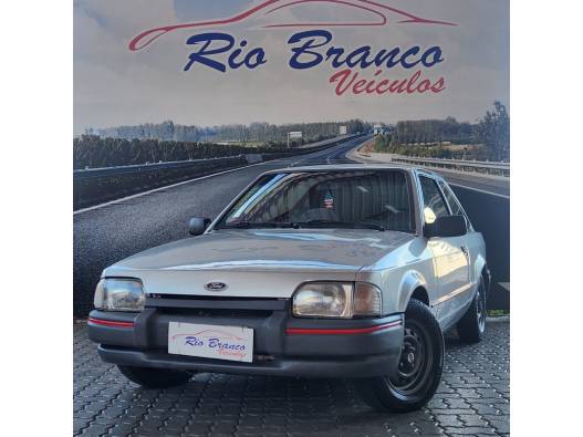 FORD - ESCORT - 1995/1996 - Prata - R$ 19.900,00