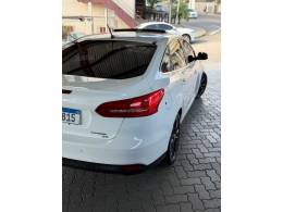 FORD - FOCUS - 2016/2016 - Branca - R$ 69.900,00