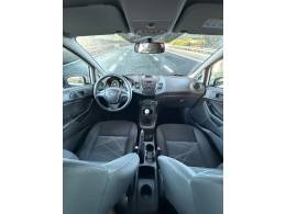 FORD - FIESTA - 2015/2016 - Branca - R$ 49.900,00