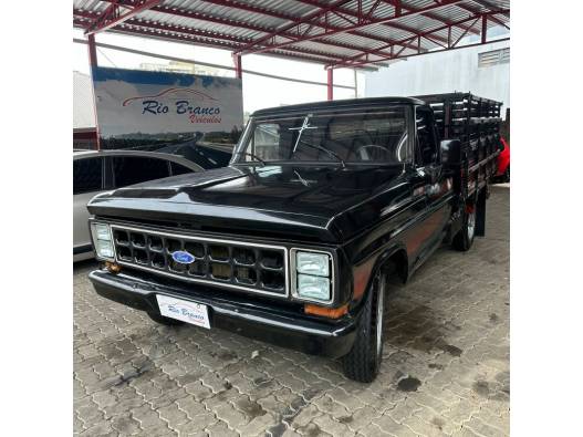 FORD - F-2000 - 1983/1984 - Preta - R$ 79.900,00