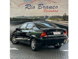 FORD - FOCUS - 2006/2007 - Preta - R$ 23.900,00