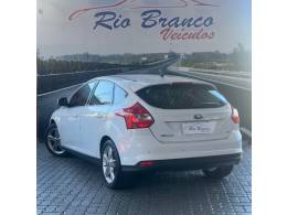 FORD - FOCUS - 2014/2014 - Branca - R$ 49.900,00