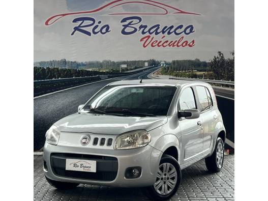FIAT - UNO - 2011/2012 - Prata - R$ 29.900,00