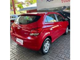 CHEVROLET - ONIX - 2015/2016 - Vermelha - R$ 47.900,00