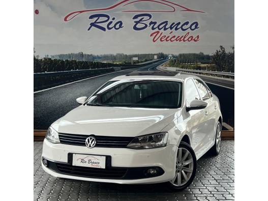 VOLKSWAGEN - JETTA - 2011/2012 - Branca - Sob Consulta