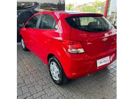 CHEVROLET - ONIX - 2015/2016 - Vermelha - R$ 49.900,00