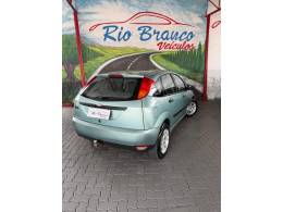 FORD - FOCUS - 2001/2001 - Verde - R$ 27.900,00