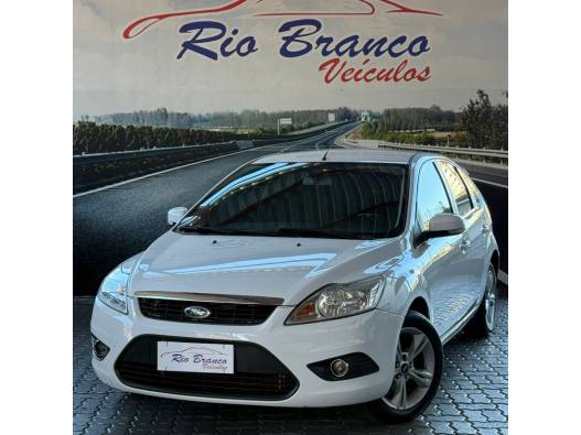 FORD - FOCUS - 2013/2013 - Branca - R$ 44.900,00
