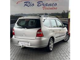 NISSAN - GRAND LIVINA - 2011/2012 - Prata - R$ 43.900,00