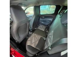 FIAT - MOBI - 2016/2017 - Vermelha - R$ 37.900,00