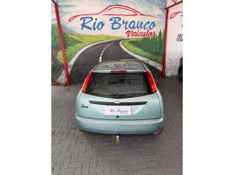 FORD - FOCUS - 2001/2001 - Verde - R$ 27.900,00