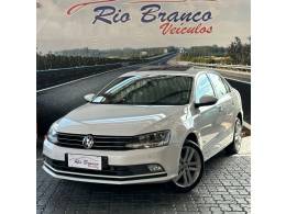 VOLKSWAGEN - JETTA - 2015/2015 - Branca - R$ 74.900,00