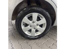 NISSAN - GRAND LIVINA - 2011/2012 - Prata - R$ 43.900,00