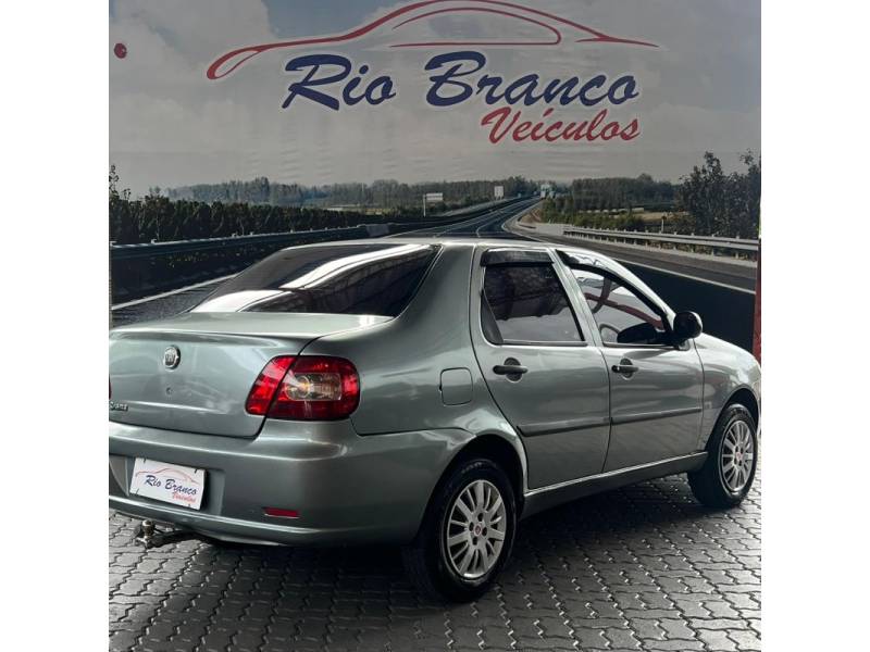 FIAT - SIENA - 2011/2012 - Cinza - R$ 29.900,00