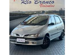 RENAULT - SCÉNIC - 2000/2001 - Prata - R$ 16.900,00