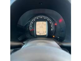 FIAT - MOBI - 2016/2017 - Vermelha - R$ 37.900,00