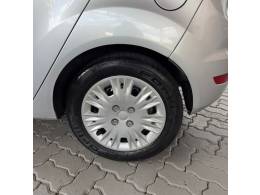 FORD - FIESTA - 2014/2015 - Prata - R$ 43.900,00