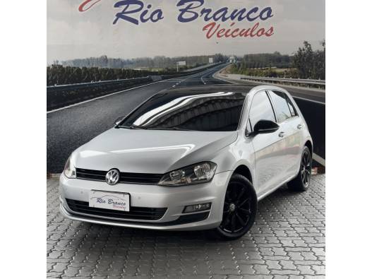 VOLKSWAGEN - GOLF - 2015/2015 - Prata - R$ 74.900,00