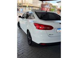 FORD - FOCUS - 2016/2016 - Branca - R$ 69.900,00