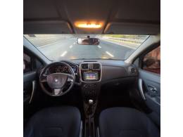 RENAULT - SANDERO - 2017/2017 - Prata - R$ 51.900,00