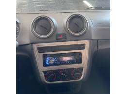 VOLKSWAGEN - VOYAGE - 2015/2015 - Branca - R$ 42.900,00
