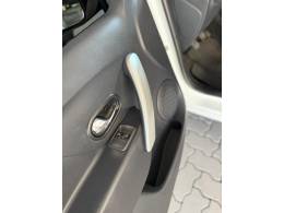 RENAULT - SANDERO - 2020/2020 - Branca - R$ 46.900,00