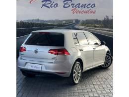 VOLKSWAGEN - GOLF - 2014/2015 - Prata - R$ 74.900,00