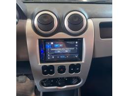 RENAULT - SANDERO - 2010/2011 - Vermelha - R$ 25.900,00