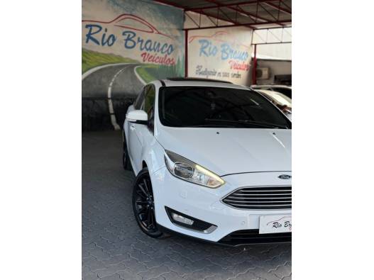 FORD - FOCUS - 2016/2016 - Branca - R$ 69.900,00